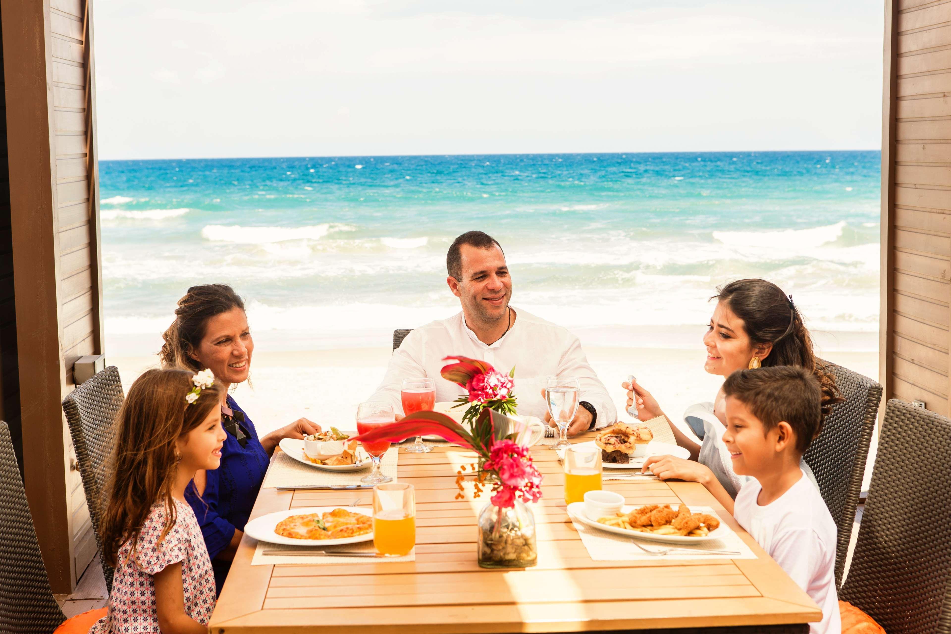 טאלה Indura Beach & Golf Resort Curio Collection By Hilton מראה חיצוני תמונה